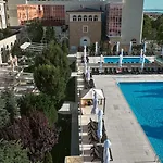 Iaki Conference & Hotel 4*