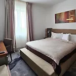 Iaki Conference & Hotel