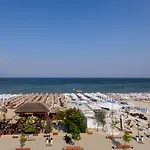 Iaki Conference & Hotel 4*