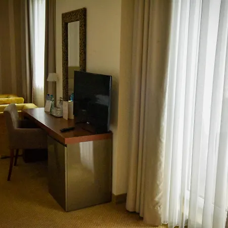 Hotel Iaki Conference & 4*