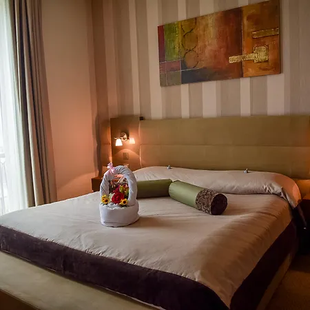 Iaki Conference & Mamaia