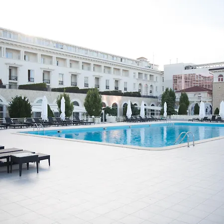 Iaki Conference & Hotel 4*