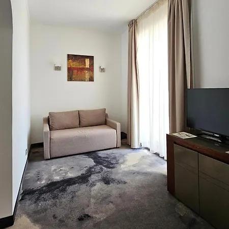 Iaki Conference & Hotel 4*