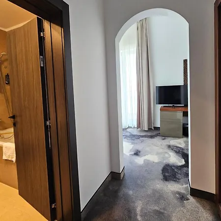 Hotel Iaki Conference & 4*