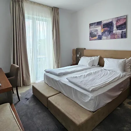 Iaki Conference & Mamaia