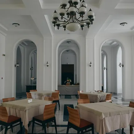 Hotel Iaki Conference & 4*