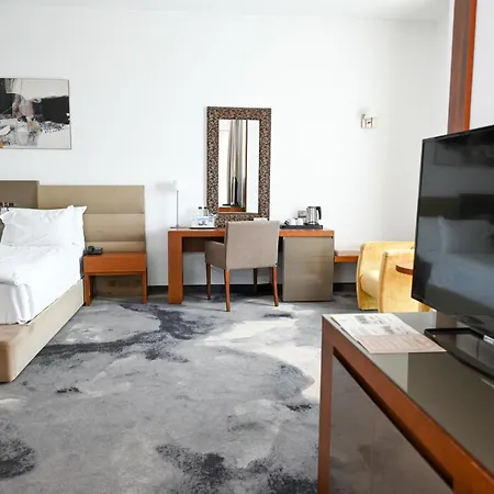 Iaki Conference & Mamaia