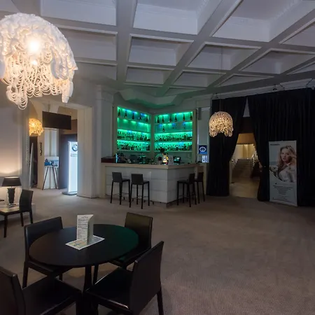 Iaki Conference & Hotel