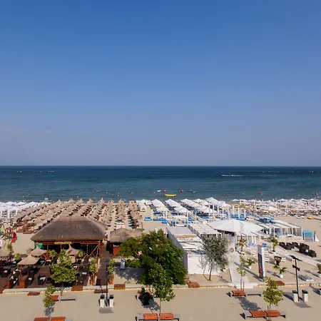 Iaki Conference & Hotel 4*