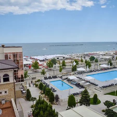 Iaki Conference & Hotel 4*