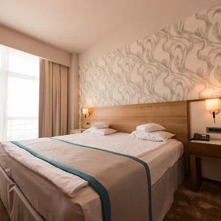 Iaki Conference & Mamaia