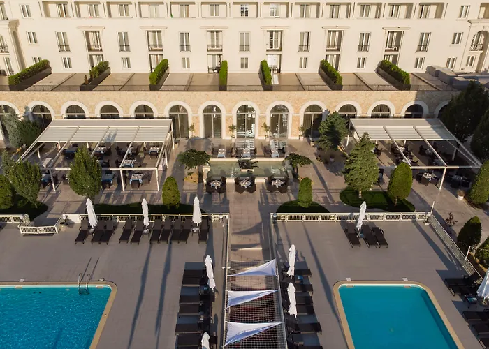 Iaki Conference & Hotel