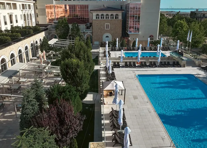 Iaki Conference & Hotel 4*