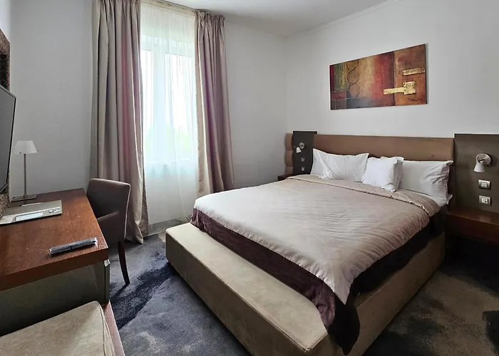 Iaki Conference & Hotel