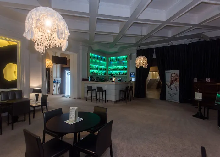 Iaki Conference & Hotel